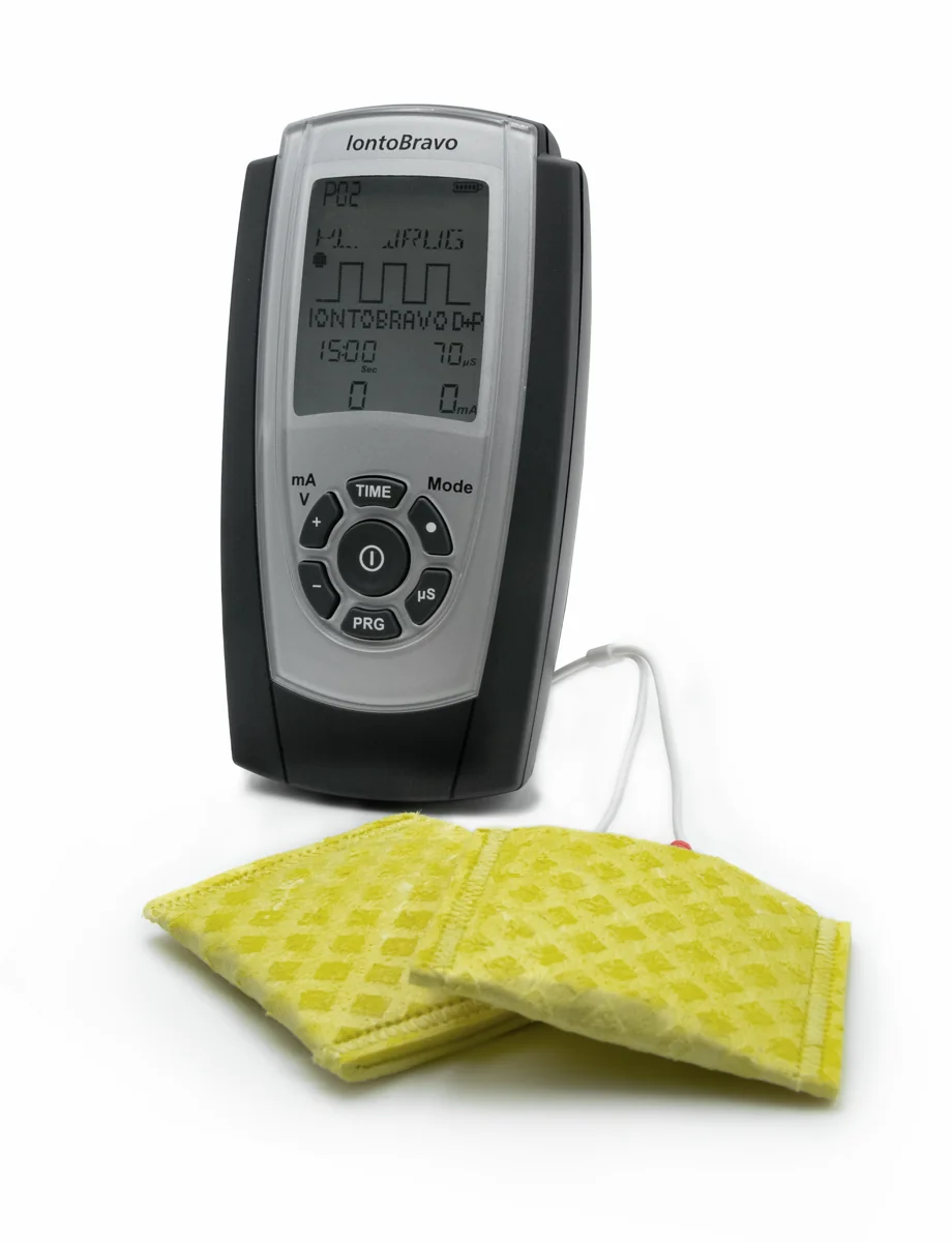 Iontophorese-Gerät IontoBravo in Schwarz-Silber mit Display